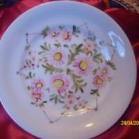 peinture sur porcelaine de  Maria