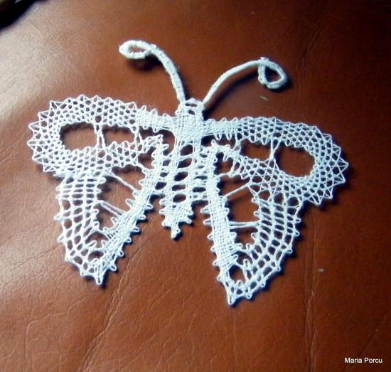 Papillon en dentelle aux fuseaux